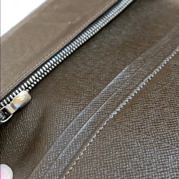 Louis Vuitton Brazza Brown Taiga Leather - Picture 5 of 8